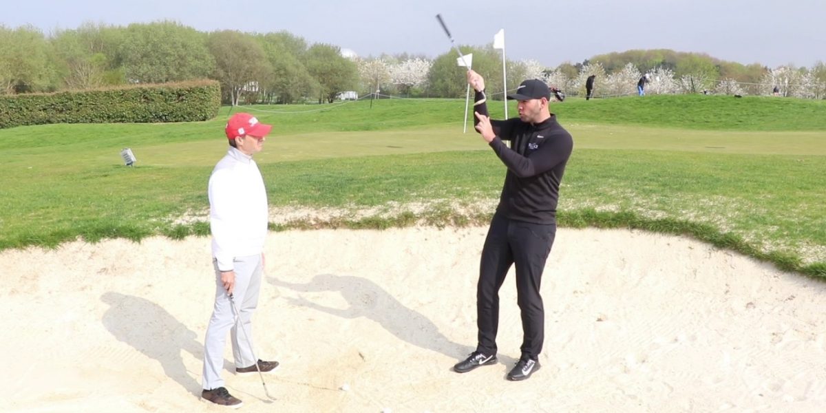 COURS DE GOLF - COMMENT SORTIR D'UN BUNKER